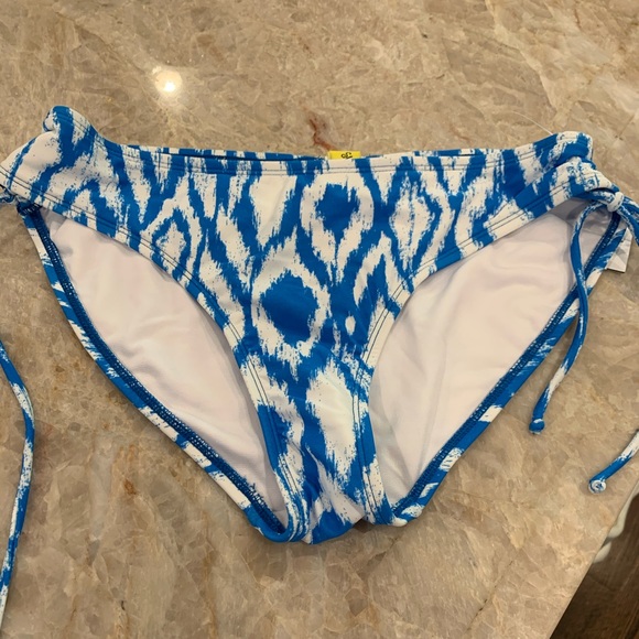 Surfside Supply Other - NWOT Surfside darling bikini bottoms!